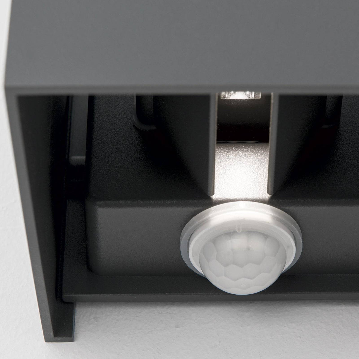 Sonluce, Außenleuchte Pure Sensor, Anthrazit Detail, wetterfeste Lichtlösung