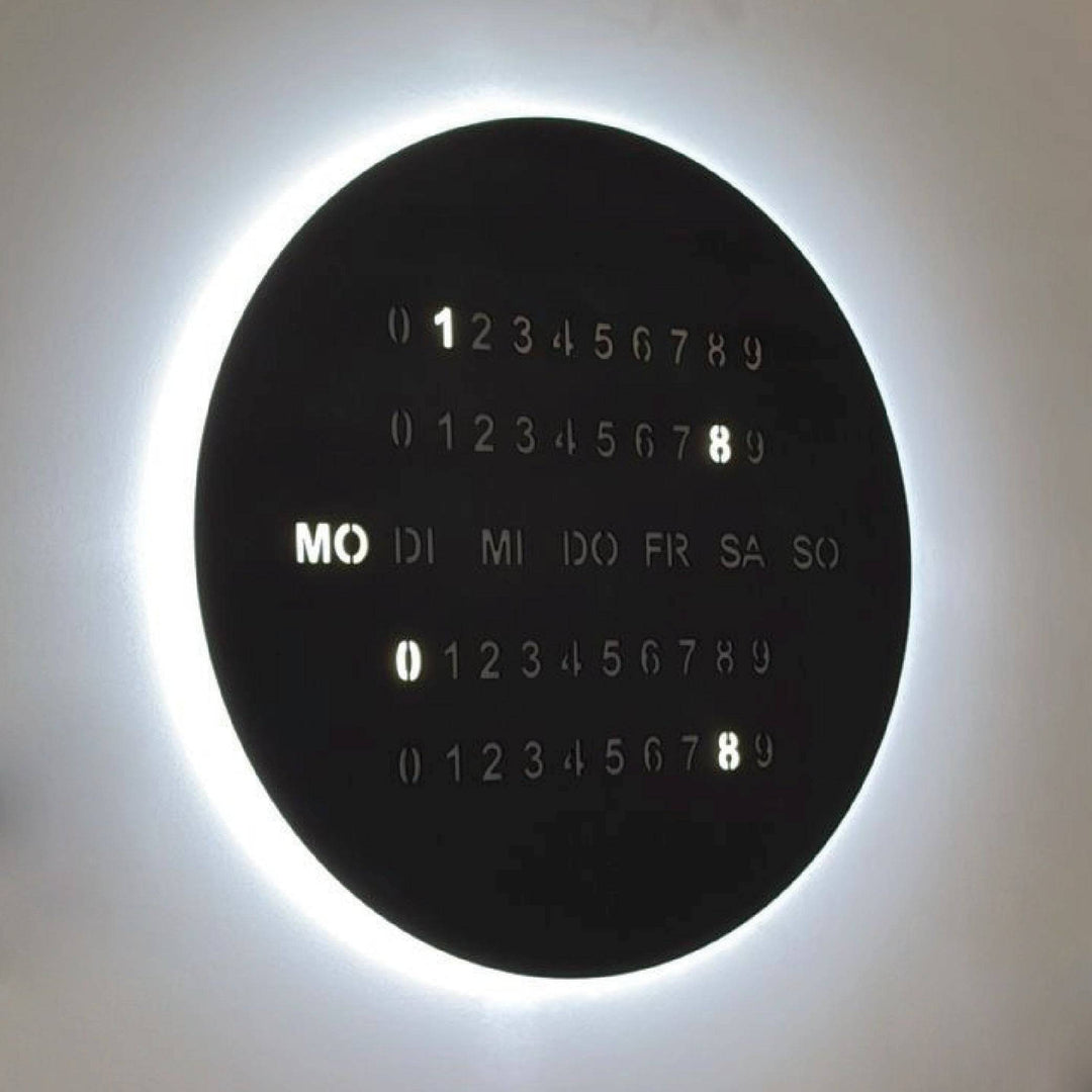 Wandleuchte 'Blade o' clock' mit Datum und Uhrzeit, modernes Design, indirektes Licht, Beleuchtung im Wohnbereich