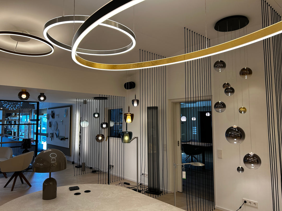 Look Showroom Sasbach, Moderne Lichtlösungen, Pendelleuchten