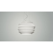 Foscarini Le Soleil Pendelleuchte Weiß – beleuchteter Schirm im Ambiente