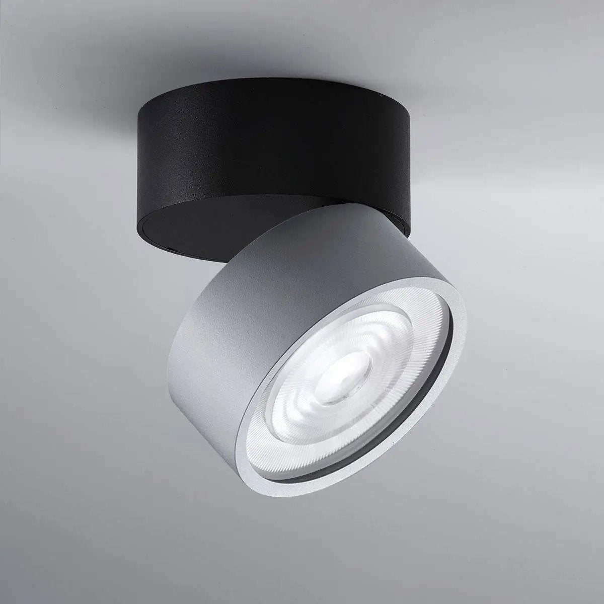 LUX-IT, Aufbaustrahler Swing Out 15,5W, Raumbild, technische Lichtlösung