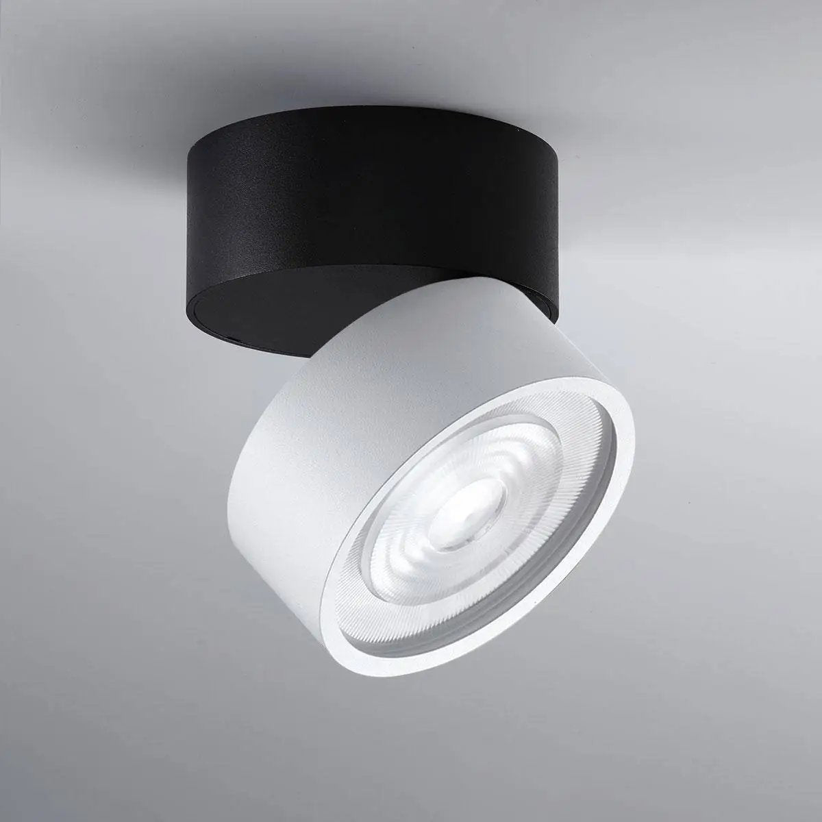 LUX-IT, Aufbaustrahler Swing Out 15,5W, Raumbild, moderne Raumbeleuchtung