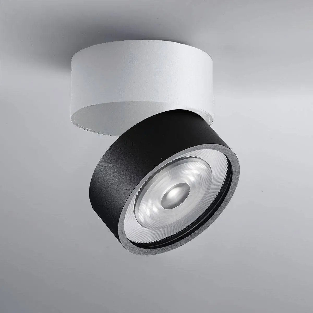 LUX-IT, Aufbaustrahler Swing Out 15,5W, Raumbild, stilvolle Raumbeleuchtung