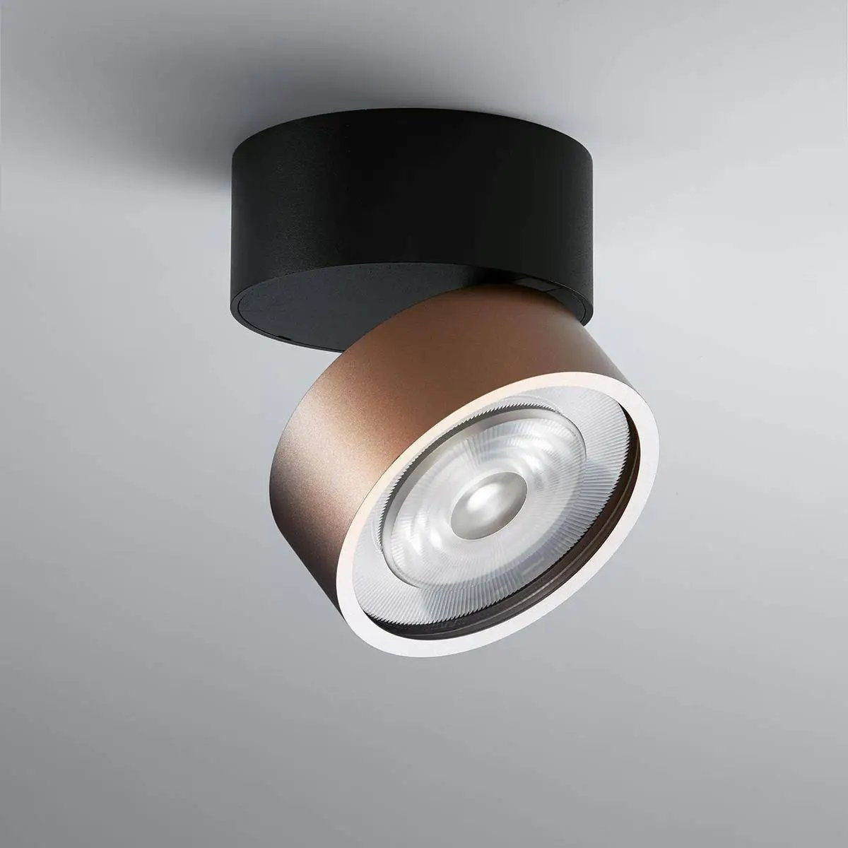 LUX-IT, Aufbaustrahler Swing Out 15,5W, Raumbild, hochwertige Lichtlösung